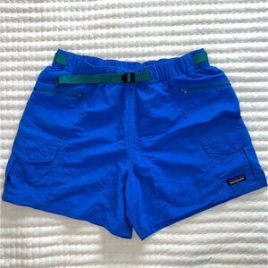 Patagonia is hikingh shirts; Women Sz Medium